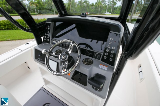 New 2023 Robalo 266 Cayman  Boat for sale